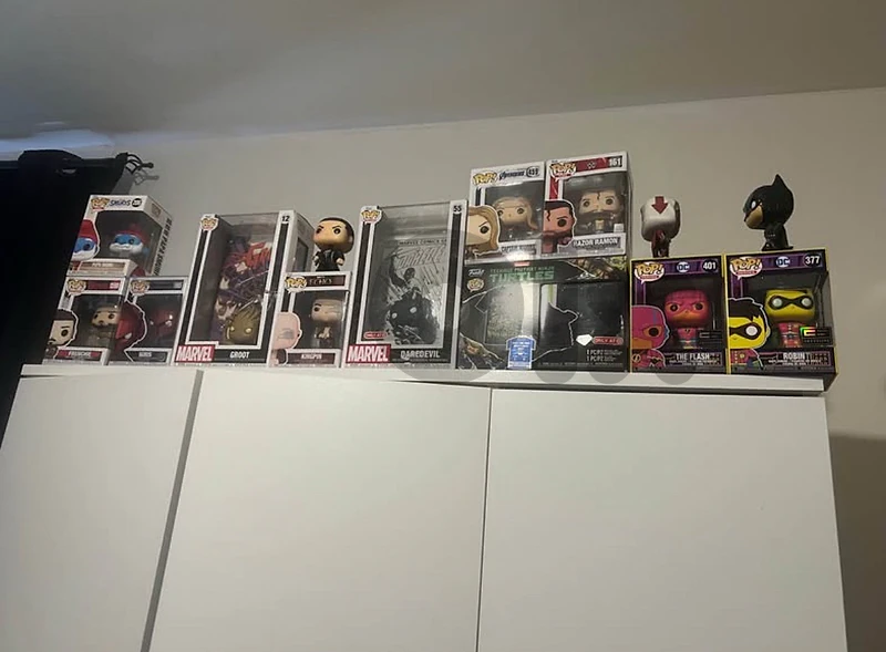 Funko pops mint condition!!  Starting 10$