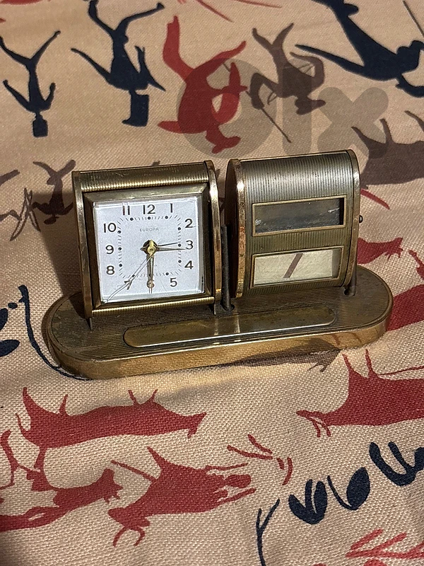 vintage Europa mechanical desk clock