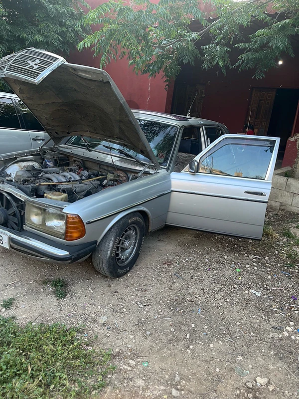 مرسيدس بنز 240/260/280 1980 لف