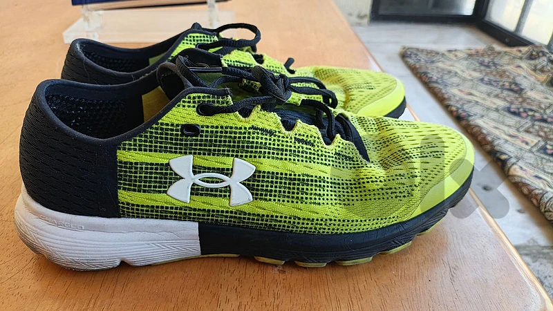 under armor great condition shoes