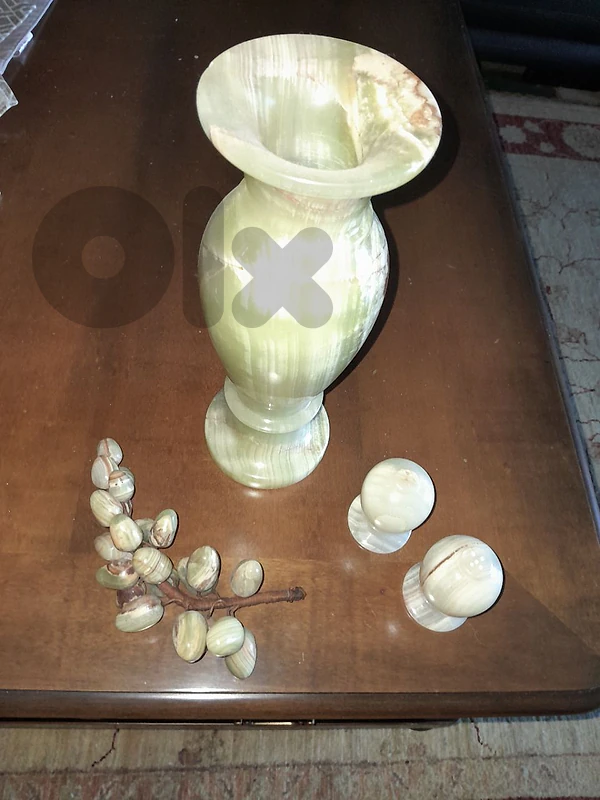 Onyx vase and decorating