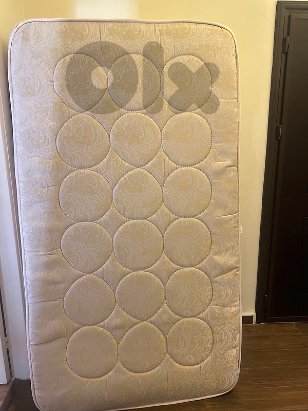 2 mattresses- فرشة تخت عدد ٢