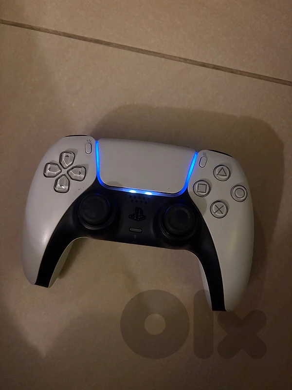 ps5 controller used like new for sale whatsapp:79305574