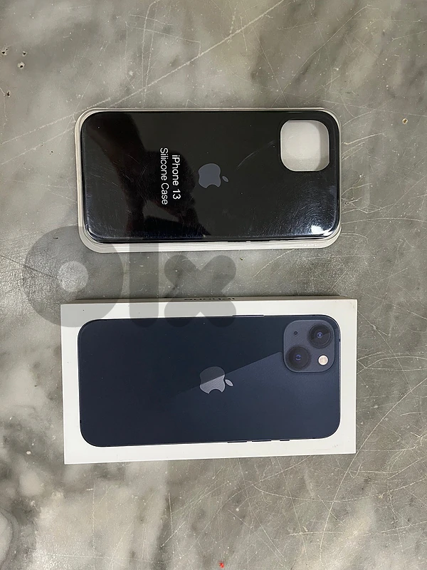 clean iphone 13 128gb never opened