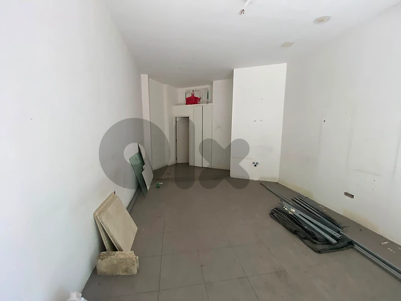 Shop for Rent in Hamraمحل تجاري للإيجار في الحمرا