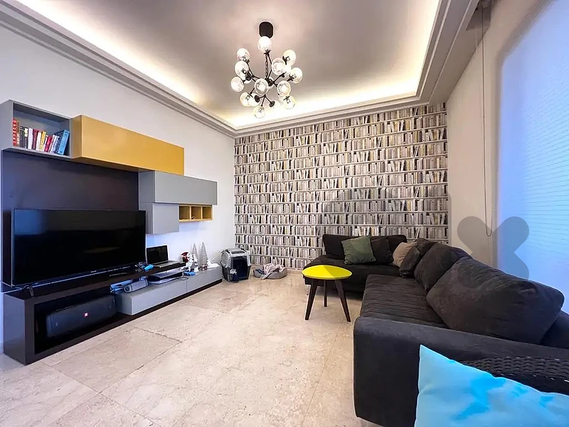 Apartment in Achrafieh For Sale -MQHD104 - شقة للبيع في الأشرفية