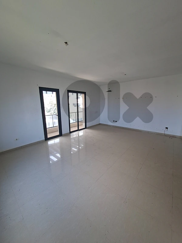 Office for Rent in Kfar Hbabمكتب للإيجار في كفر حباب