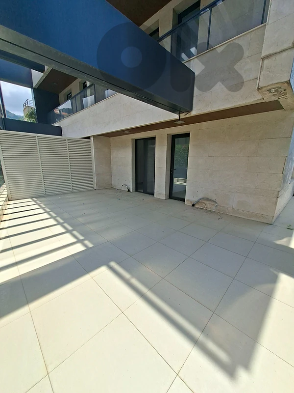 Office for Rent in Kfar Hbabمكتب للإيجار في كفرحباب