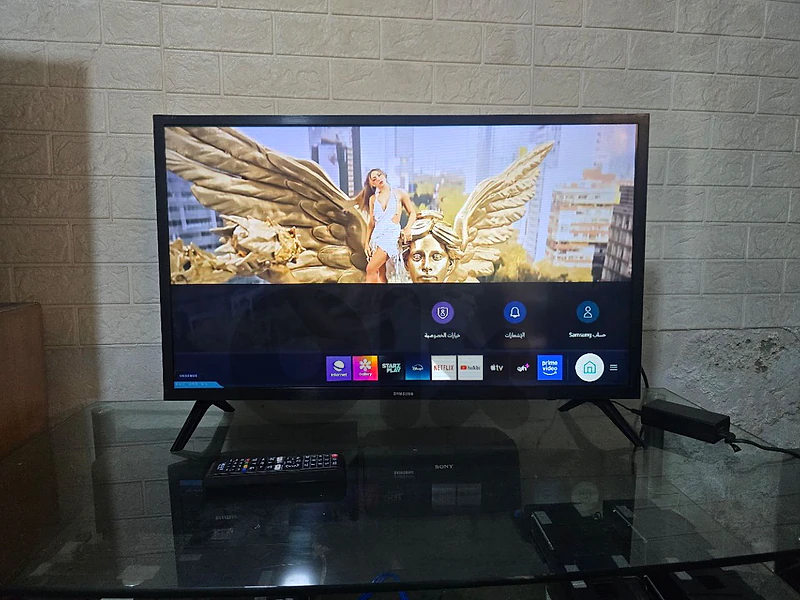 شاشه سامسونج 32انش اورجينال فل سمارت كامل برامج ولا غلطه