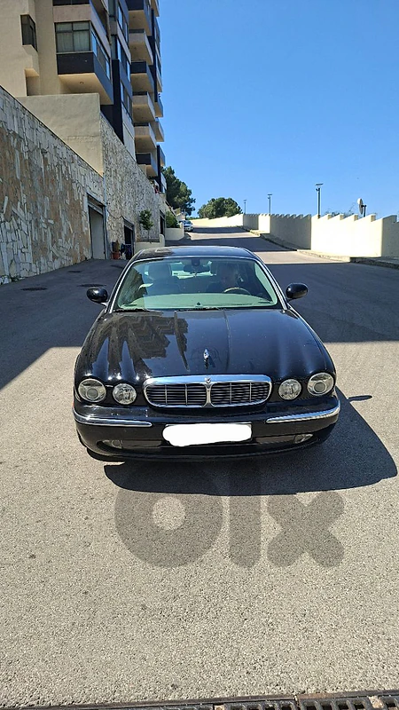 Jaguar XJ8 2004 Black on Beige
