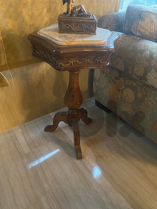 شيز لونغ وباهو ومراية وفترين للبيع