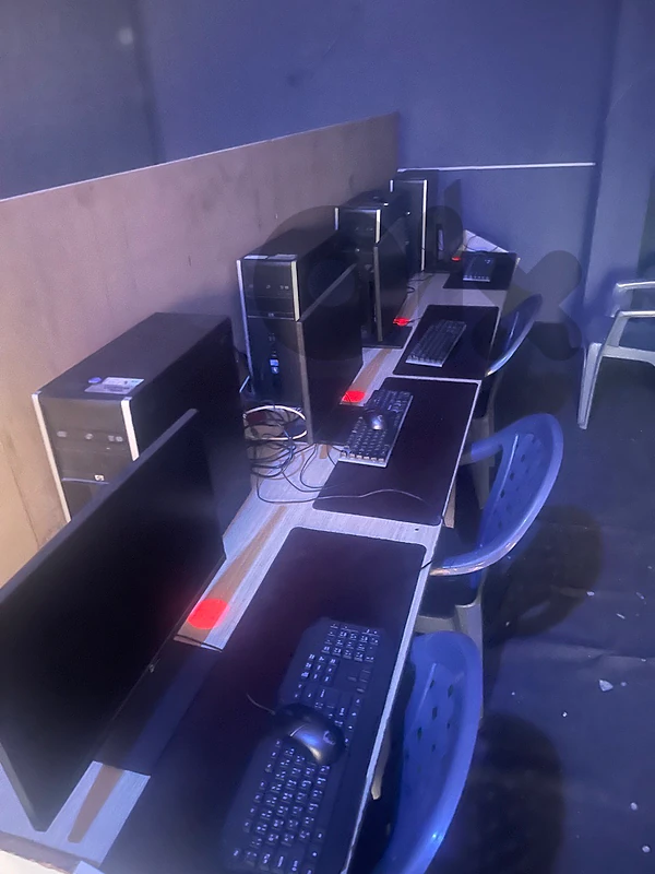 8 offline pcs for sale