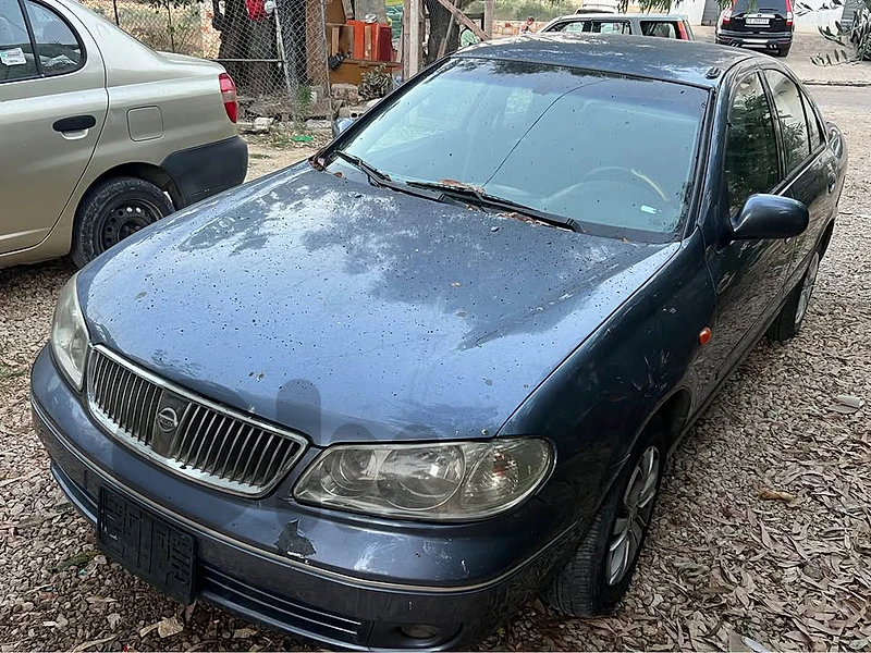 Nissan Sunny 2004