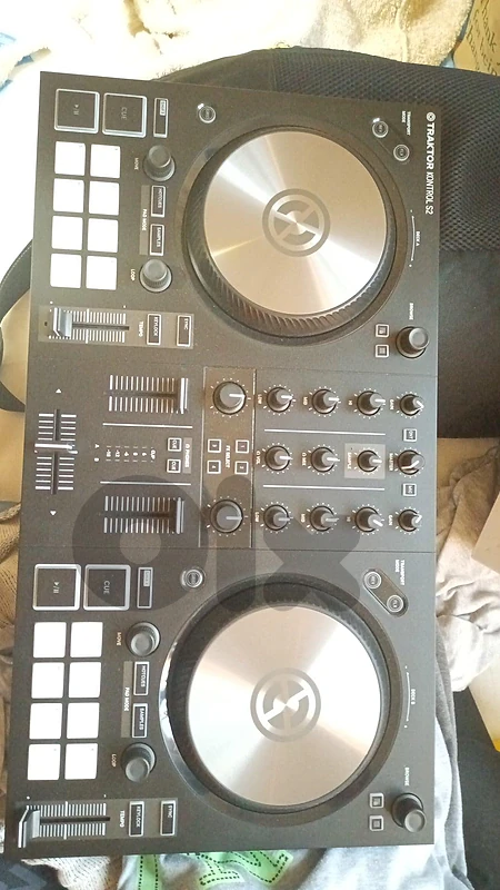 Traktor Kontrol S2 DJ with M Audio AV32