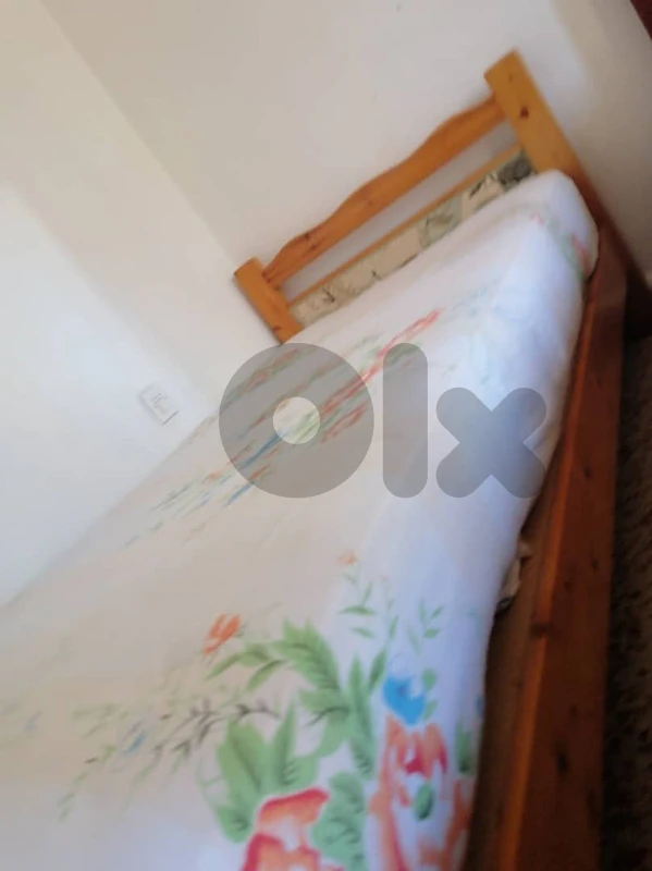 تخت مفرد مع فرشة
