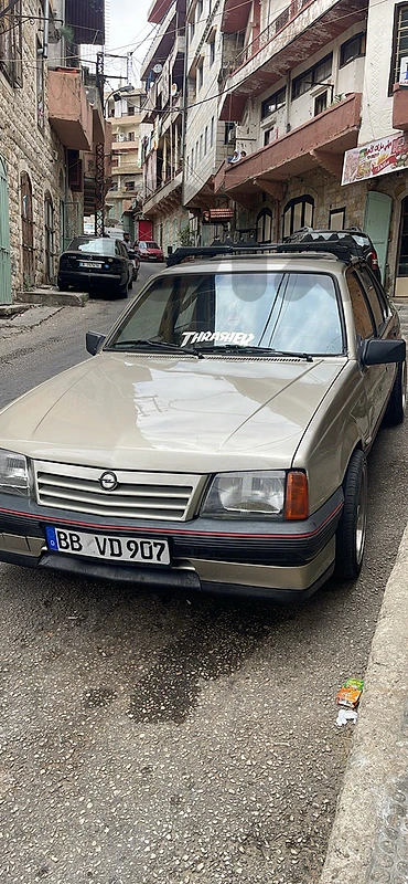 أوبل أخرى 1900 88