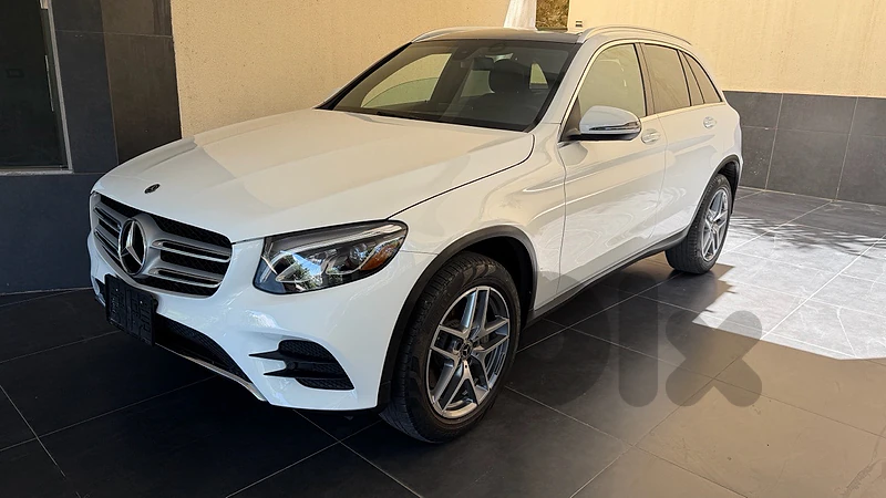 GLC 300 4 matic AMG PACKAGE 2 original key CLEAN Title