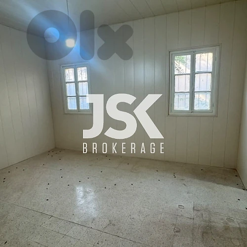 L21926 Shop For Rent in Achrafieh, Rmeil