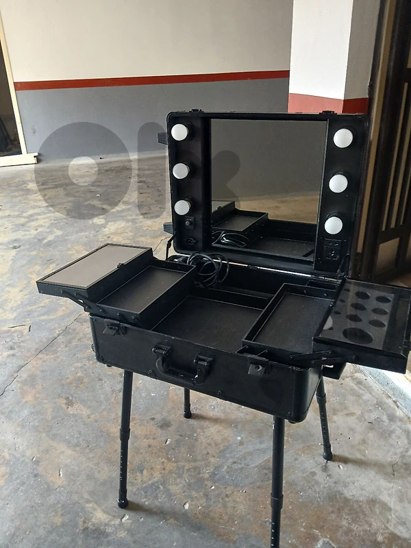 portable vanity