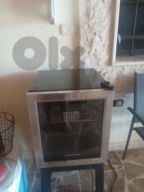mini wine fridge