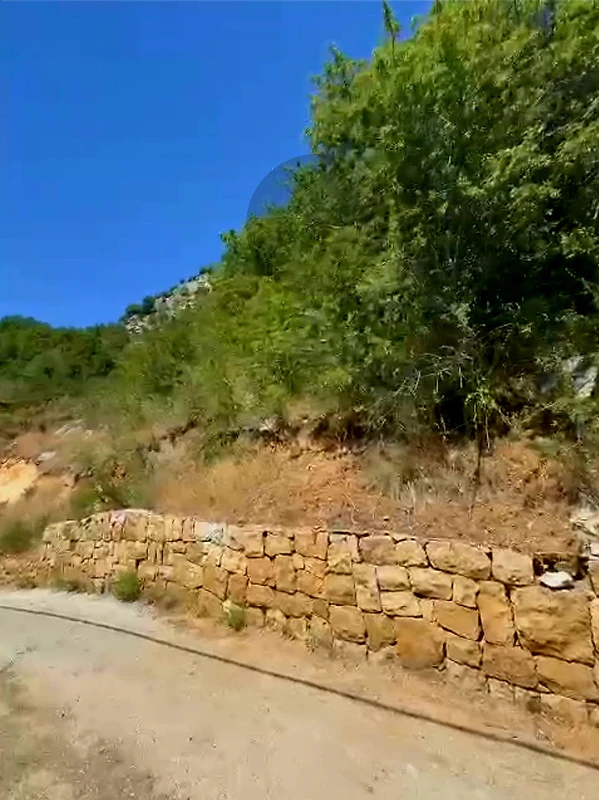 lands for sale in laklouk أرض للبيع في اللقلوق