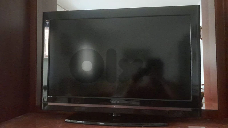 2 Vestel LCD TV
