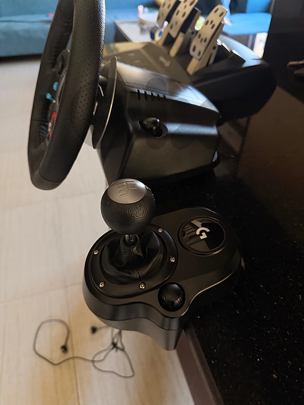 logitech g29 driving force racing wheel
