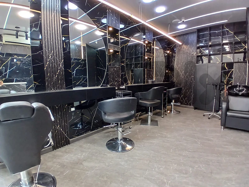 Shop For Rent In Al Zarifمحل للايجار في الظريف