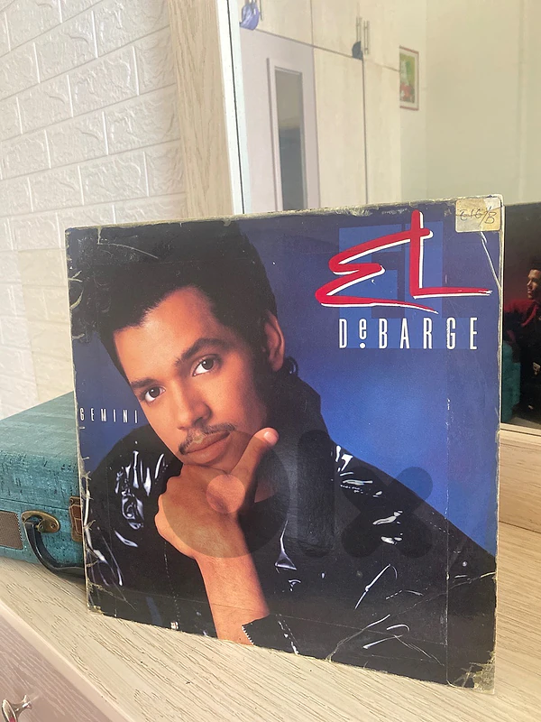 Vintage Vinyl Only in 13$