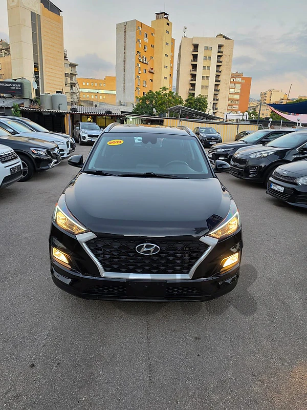 Hyundai Tucson 2019 f.o ABS AIRBAG RIMS aux AWD usb like new