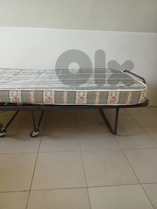 small bed still in good condition