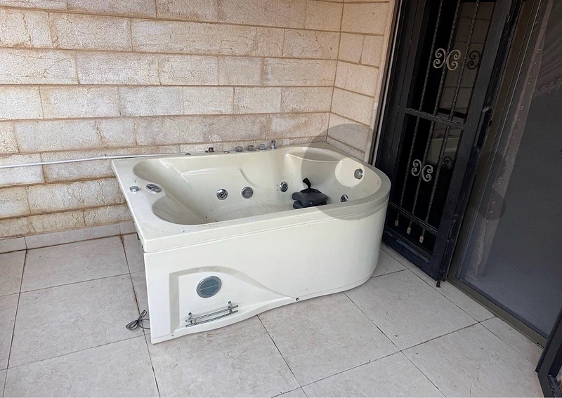 jacuzzi