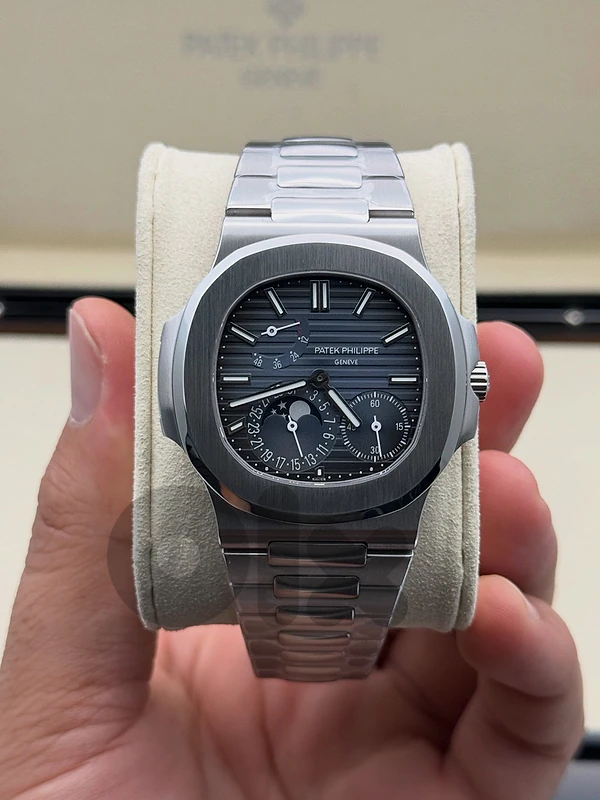 Patek Philippe Nautilus 5712 Super Clone