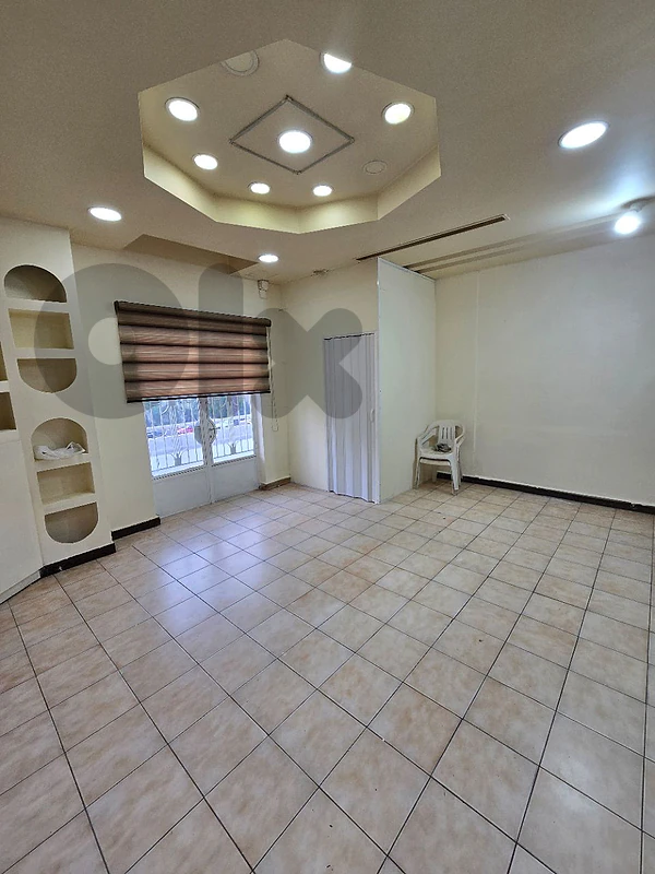 1 showroom and 1 office for rent