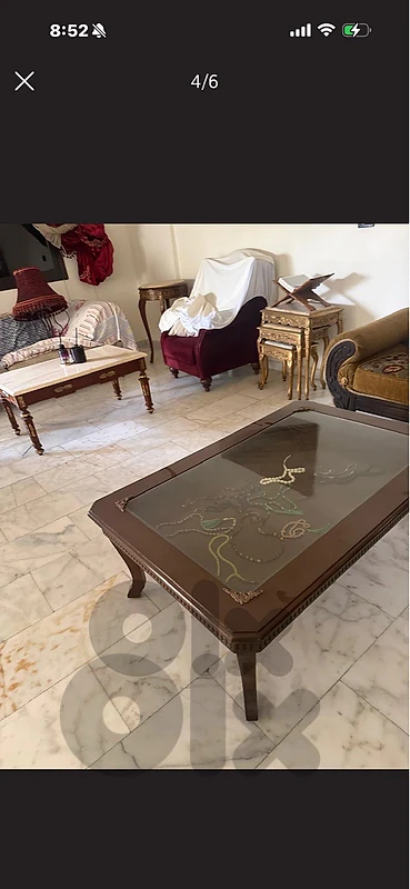 طاولة نص خشب