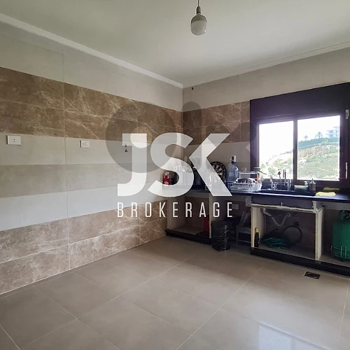 L21952  Apartment With Small Terrace For Sale in Halat Hills