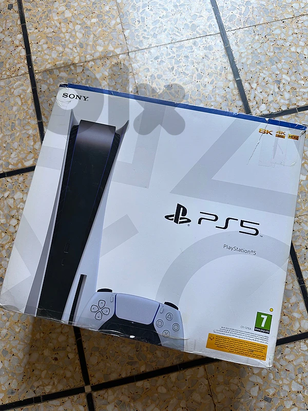 ps5 open box with 2 original control  825GB