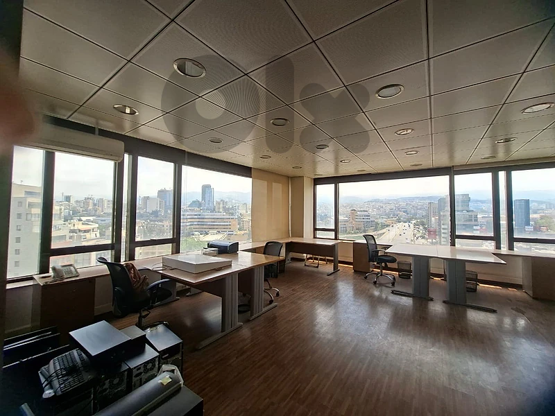 Office equipped in a commercia center close to alfa