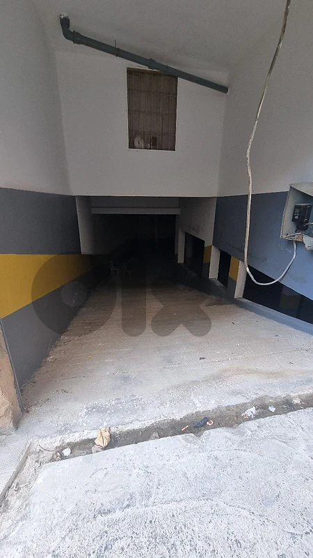 Achrafieh Warehouse | 2000$|  450Sqm | Pick Up  access entrance