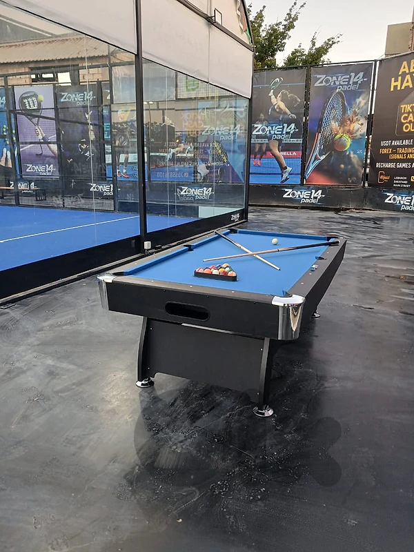 Billiard table طاولة بيليارد