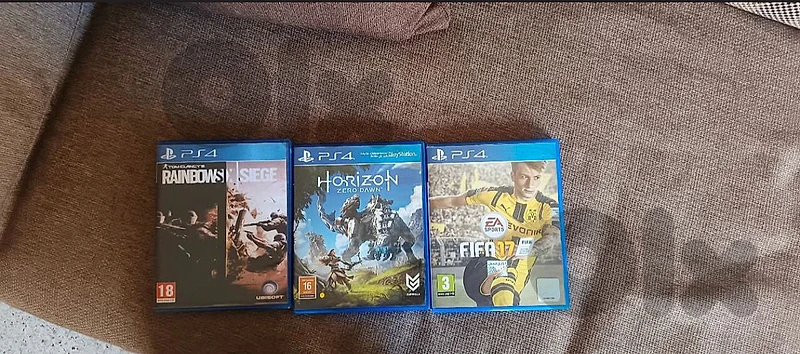 only for 10$  three used playstation 4 cds