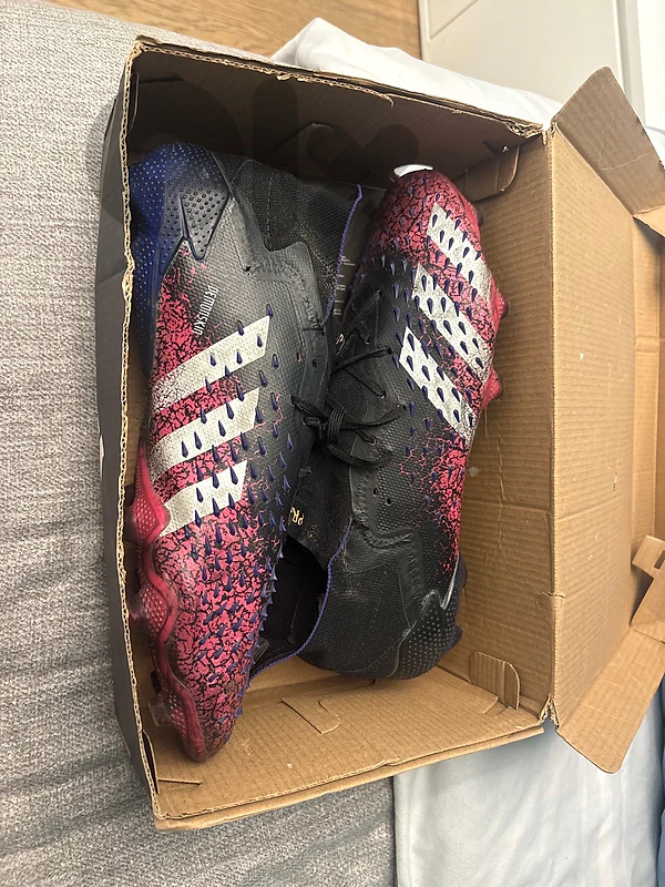 addidas predator freak .1 puprle and pink