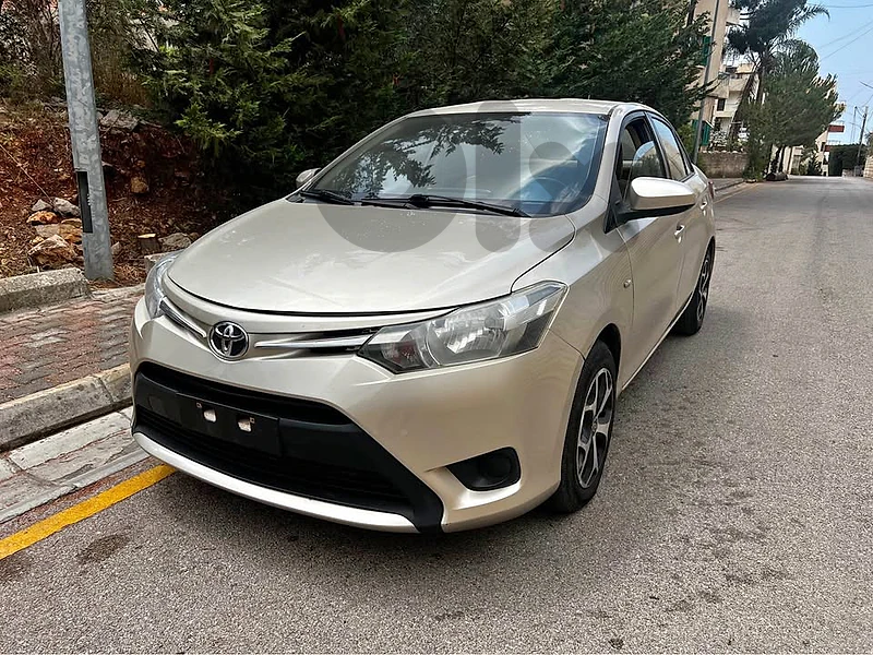 Toyota yaris 2015