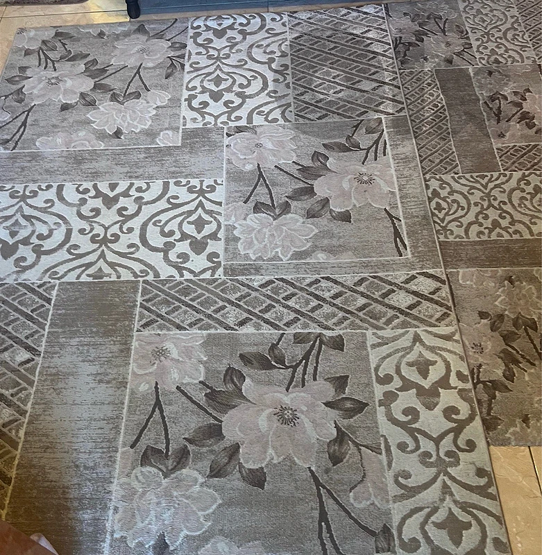 2 carpets in good condition