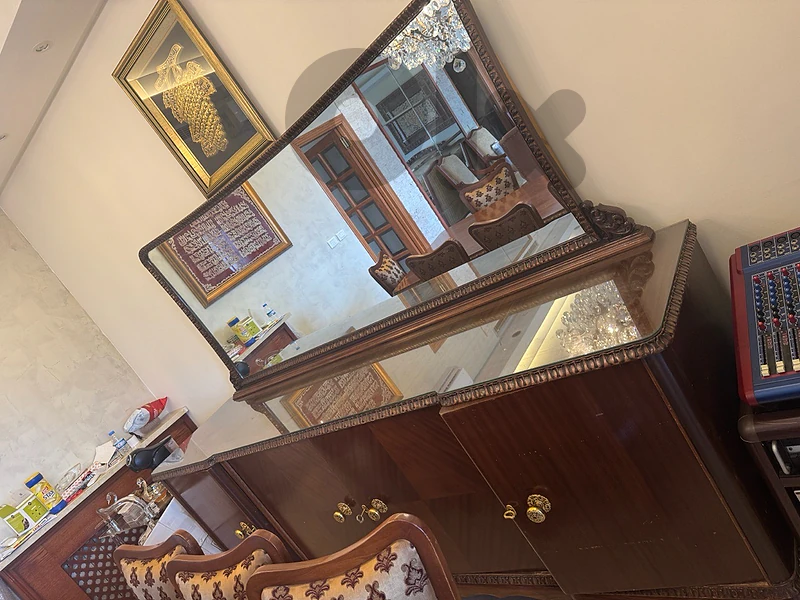 dinong table and console