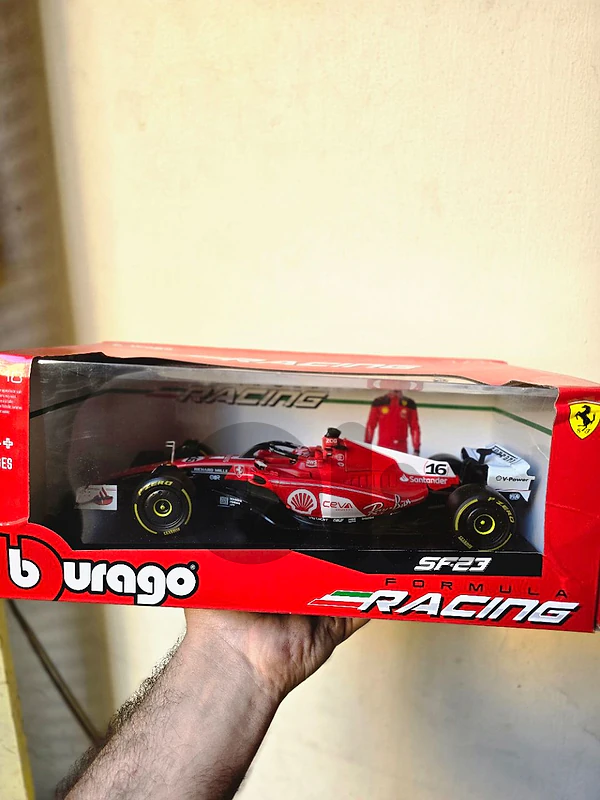 SF23 BBURAGO 1/18