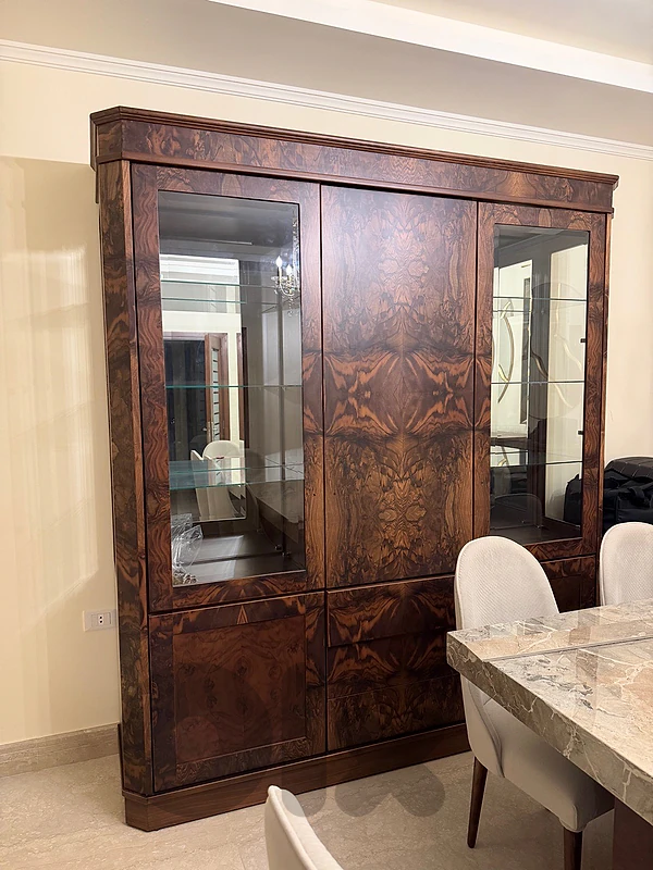 vitrine wooden