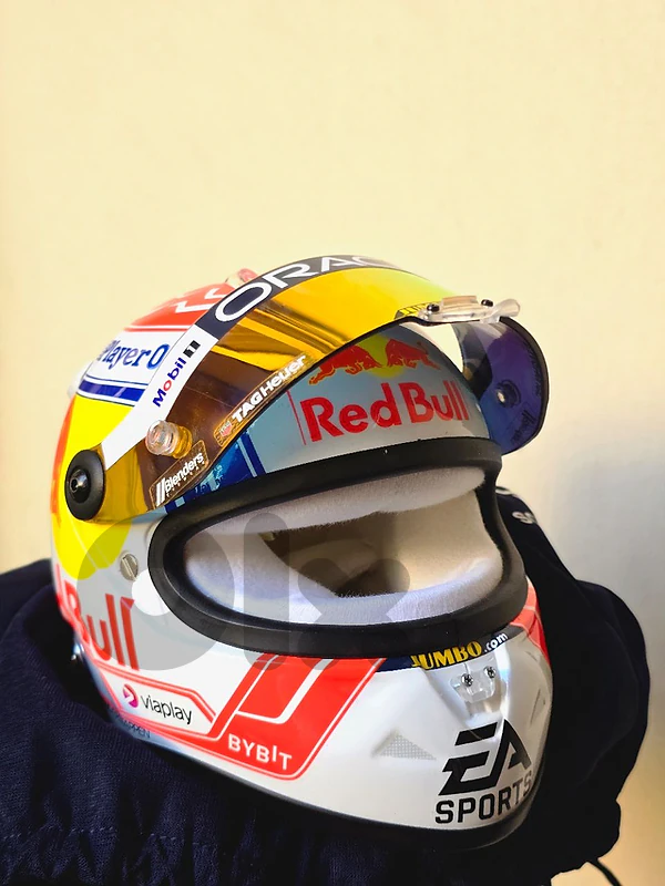 MAX VERSTAPPEN HELMET SCALE 1/2 REDBULL