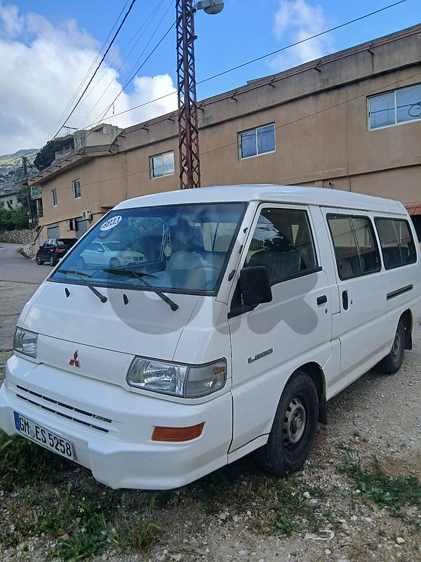 van mitsubishi L 300