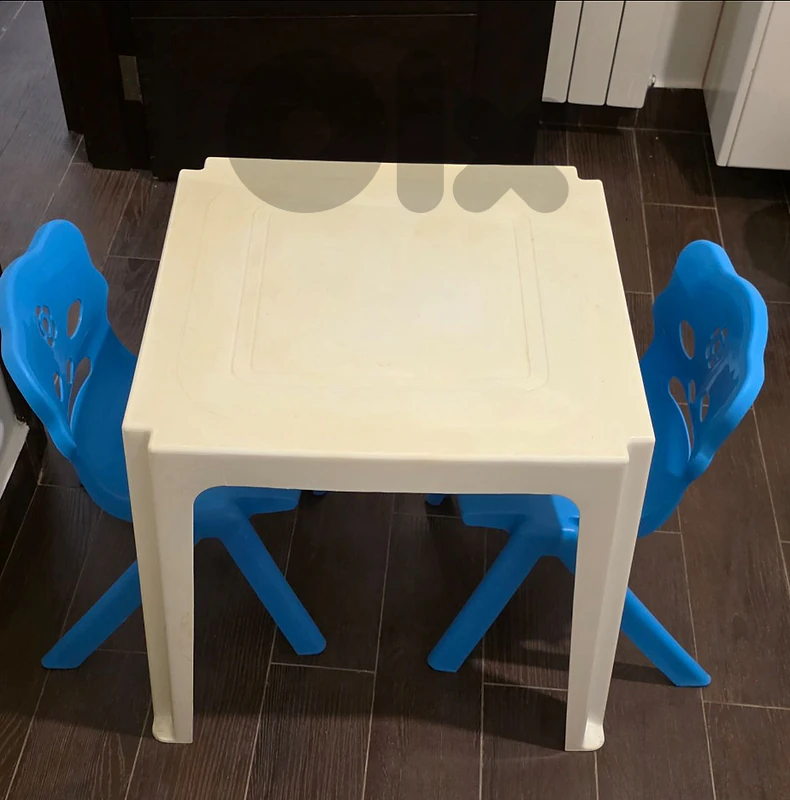 Square table and 2 chairs